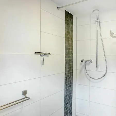 Gemuetliche Ferienhaus Fuer 8 Personen In Reit im Winkl